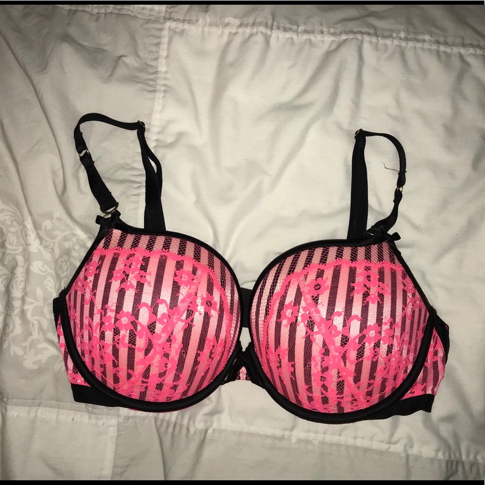 Victoria’s Secret Bra 34DD
